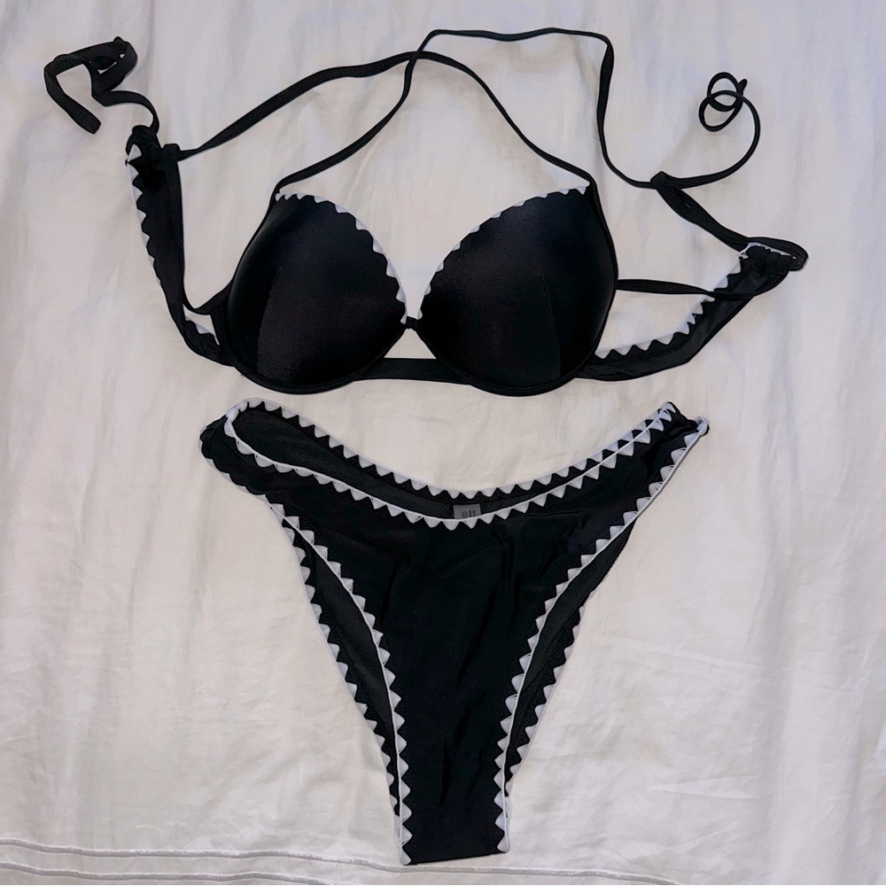 NWT size Small black and white tribal bikini